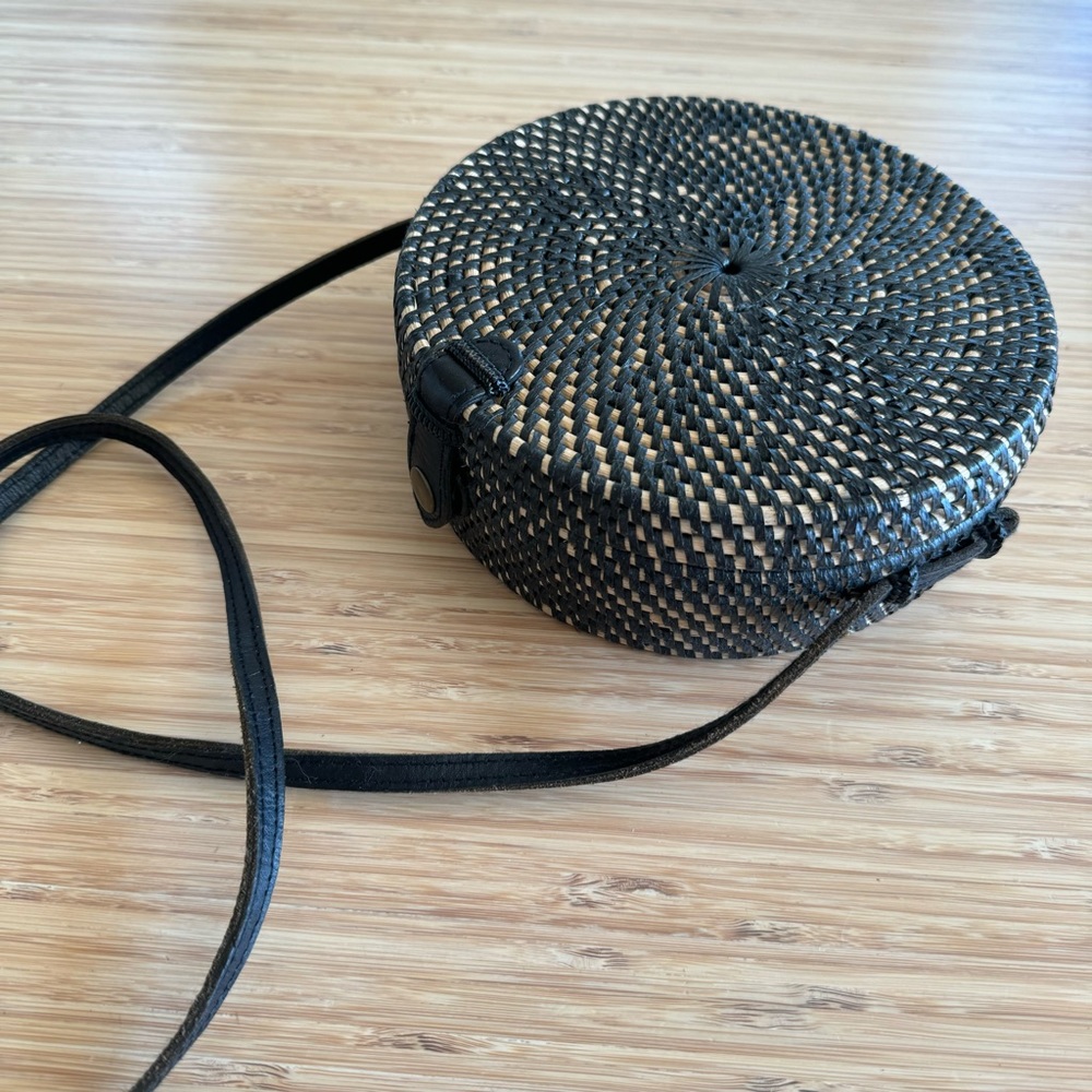 Black Round Rattan Bag - Picture 4 of 5